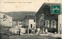 Villeneuve (Jura). L'école et la route d'Arinthod. Bourg, L. Ferrand.
