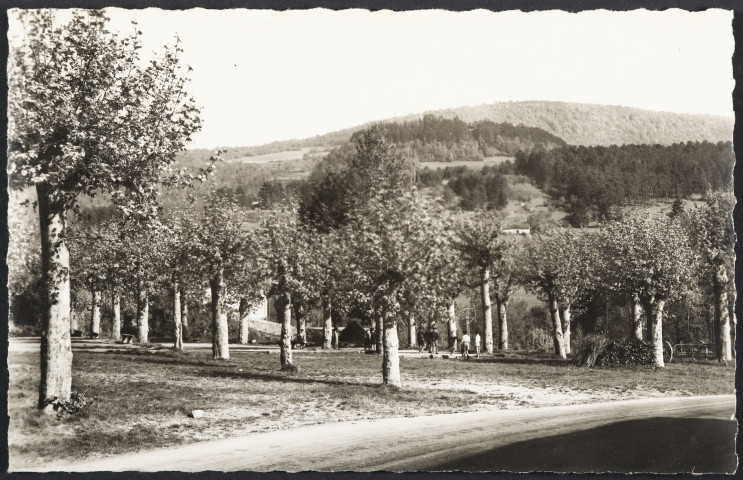 Cousance - Champ de Foire et jeux de boules