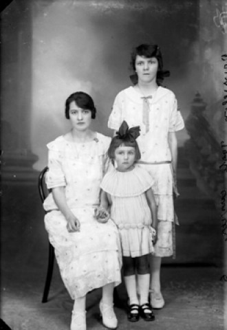 Famille Roussillon. Poste. Cuvier