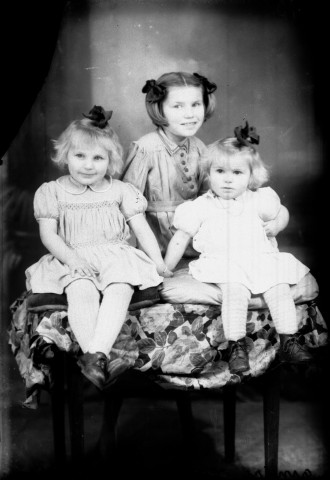 Trois enfants G. Trébief