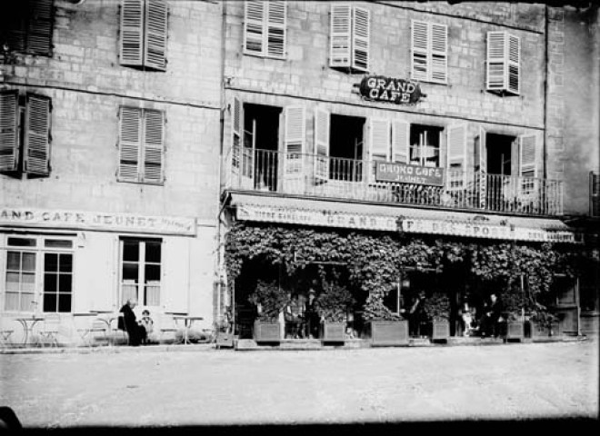 Grand café Jeunet. Salins