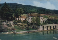Onoz (Jura). Vue générale de la Chartreuse de Vaucluse avant disparition sous les eaux du barrage de Vouglans.