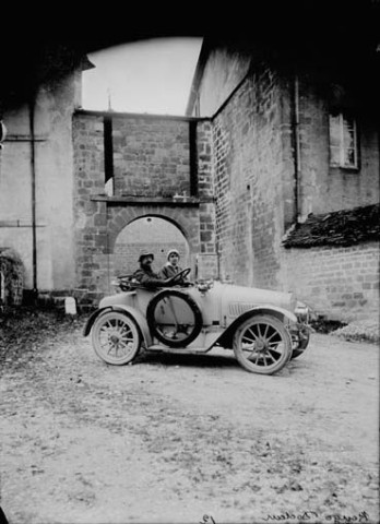 Docteur dans sa voiture