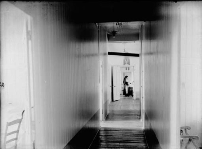 Couloirs de l'Asile du Sacré-Coeur de Marsonnas. Aromas