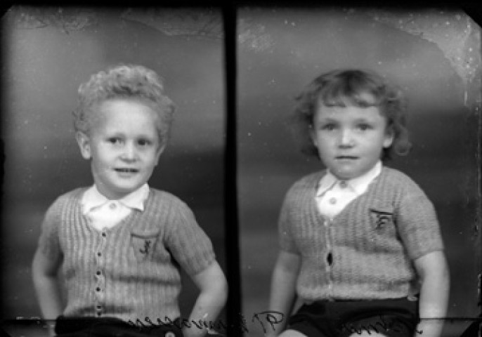 Identités. Schmit, pharmacien