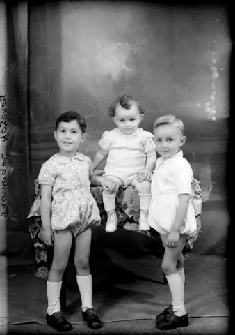 Trois enfants Fromager. Nozeroy