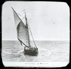Reproduction d'une vue intitulée "Trouville-sur-Mer. Barque de pêche."