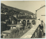 Vue prise de la terrasse vers le viaduc.