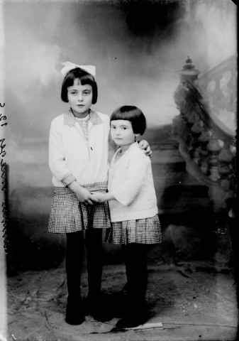 Deux enfants R. Mièges