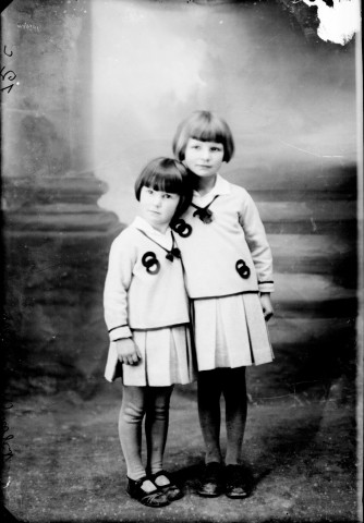 Deux enfants B. Chilly