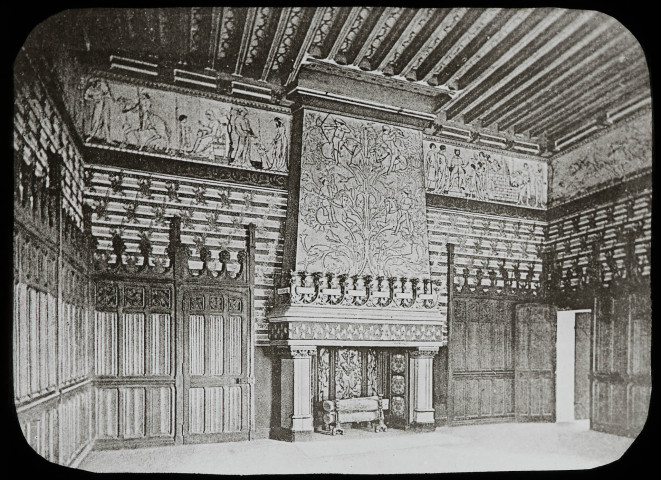 Reproduction d'une vue de la chambre à coucher du seigneur du château de Pierrefonds.