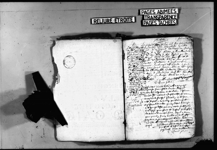 Eglise Saint-Désiré.- baptêmes, mariages, sépultures 1686-1688, 1693-1697.