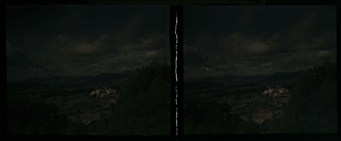 Ventoux, les Bruns, vue sur les Dentelles.