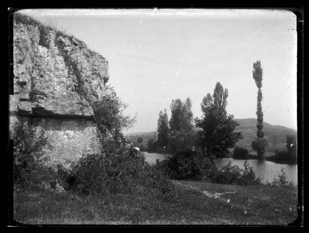 Paysage traversé par la Loue.